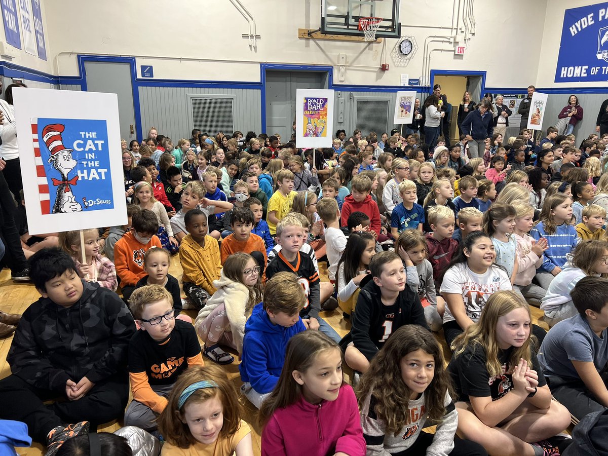 happyhydepark's tweet photo. HPS kicked off our annual #ReadAThon with a pep rally today! We love books! Time to get our reading on!!! #HappyHydeParkSchool #EaglePride🦅 #BlueCrew @IamCPS #CPSBePresent https://t.co/VkkDtHj9oo