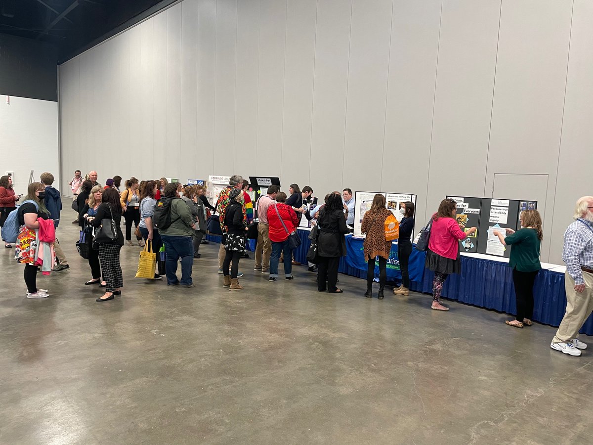 queenknitalot's tweet photo. #OLC22 fun at the expo. https://t.co/4y3VMjQarz