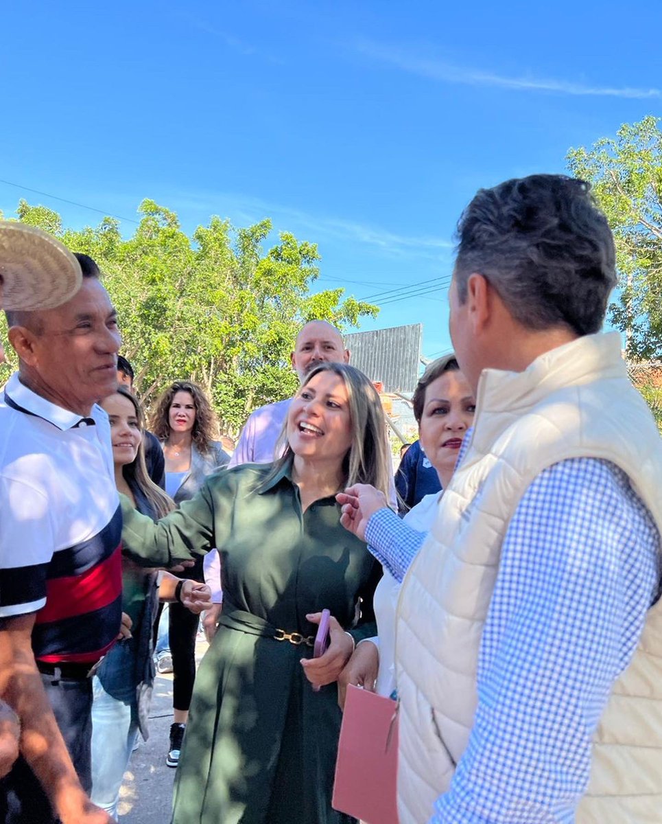 FabiolaCuan's tweet photo. Gracias @PabloLemusN por #Enchular los parques del #Distrito9.
Las peticiones de las y los ciudadanos de la Colonia Jardines de Santa Isabel una vez más fueron escuchadas 🫶 y atendidas 👌🏼
3 parques #Enchulados 🌳🌿🌱🌷🌺 https://t.co/Iv78vHzV3Q