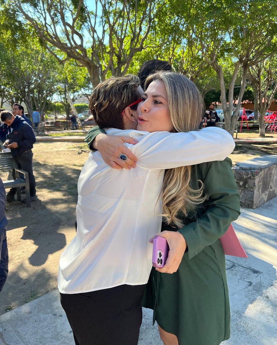 FabiolaCuan's tweet photo. Gracias @PabloLemusN por #Enchular los parques del #Distrito9.
Las peticiones de las y los ciudadanos de la Colonia Jardines de Santa Isabel una vez más fueron escuchadas 🫶 y atendidas 👌🏼
3 parques #Enchulados 🌳🌿🌱🌷🌺 https://t.co/Iv78vHzV3Q