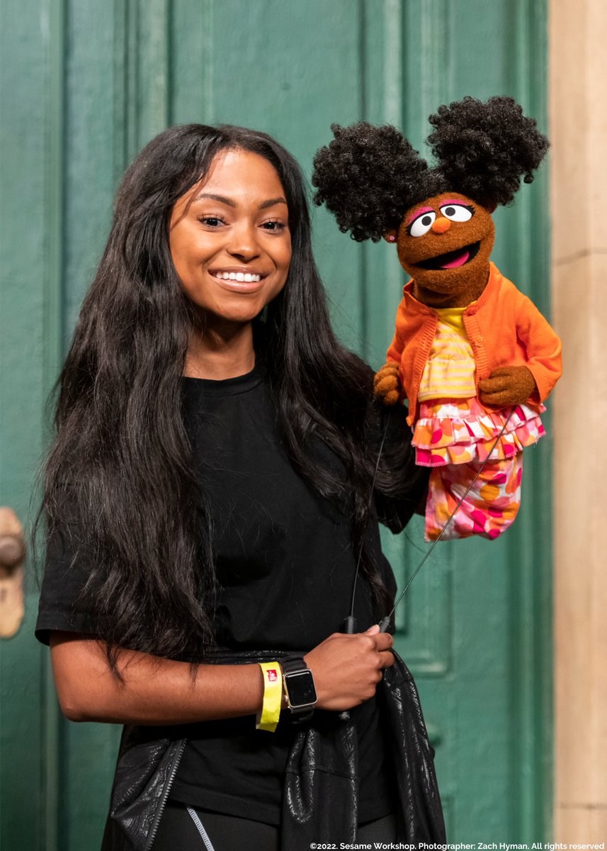 Goodable's tweet photo. Breaking Barriers Alert:

When she was growing up, Megan Piphus Peace fell in love with puppetry after watching Sesame Street.

She just became Sesame Street's first ever Black female puppeteer. https://t.co/aAbVP8z9Pn