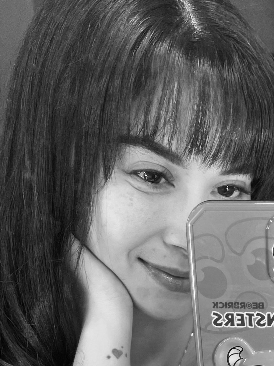 barbie_jho's tweet photo. I cannot. Not at least the bangs. Labas mga short hair with bang. Sorry na agad. Kasalanan mo to myluvs.@annecurtissmith  😂🤣🖤💋 https://t.co/weHMiTJb9r