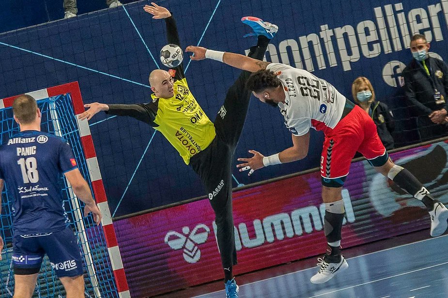 HandDayfr's tweet photo. #EDFM | Les Bleus de retour et un petit nouveau intègre l’effectif des gardiens 🇫🇷
#handball #bleuetfier #ehfeuro2024 #FFHB
@FRAHandball @Data7M @mhbofficiel @ffhandball @EHFEURO @EspritHandball
https://t.co/wIYsGK0cJg https://t.co/BDqwYRNbXS