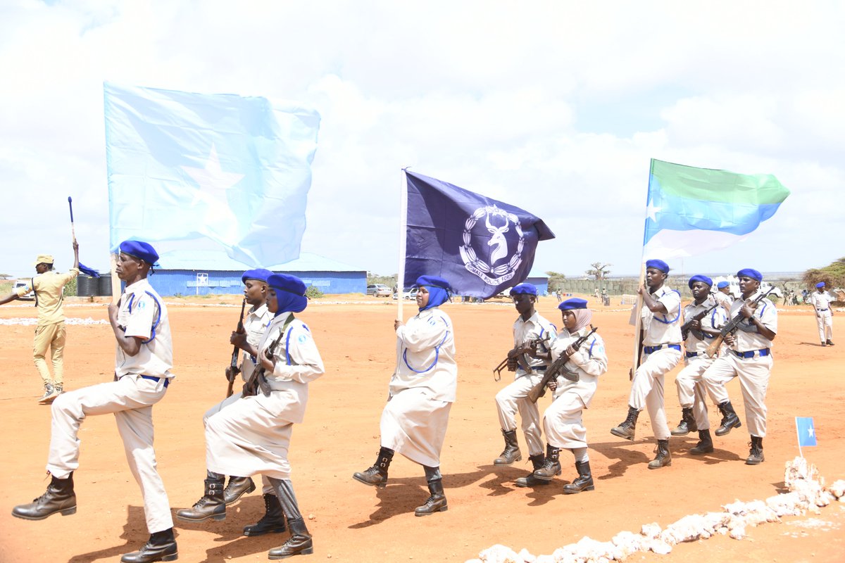 UNSomalia's tweet photo. As part of @UN's effort in creating #peace and stability in #Jubaland, 150 new State #police officers graduated at the #Kismayo Police Academy today, after three months of training under the Joint Police Programme, supported by Jubaland State Police and @ATMIS_Somalia. https://t.co/eeGCzoTPyO