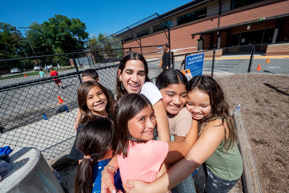 fcpsnews's tweet photo. Check out this extraordinary story of how a mother and daughter from Puerto Rico came to work as Spanish Immersion teachers in Fairfax County. #HispanicHeritageMonth https://t.co/Bzy1Ra0mJD