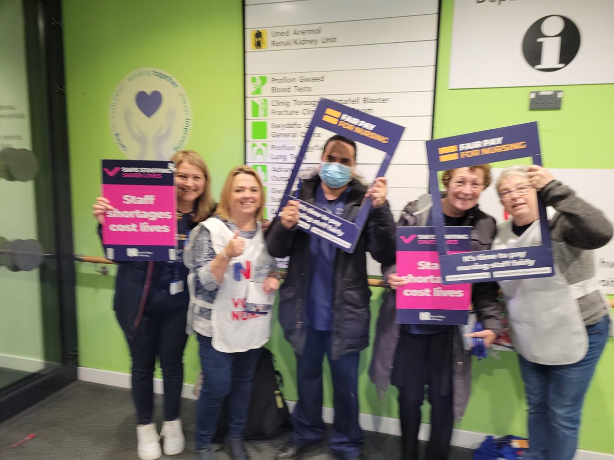 #FairPayForNursing <a href="/SwanseabayNHS/">Swansea Bay NHS</a> Morriston Hospital <a href="/DavisJob/">Nicola Davis - Job</a> <a href="/Millward1Amanda/">Amanda.millward1@ntlworld.com</a> @VickyRees14 out with Vikki Bollard.