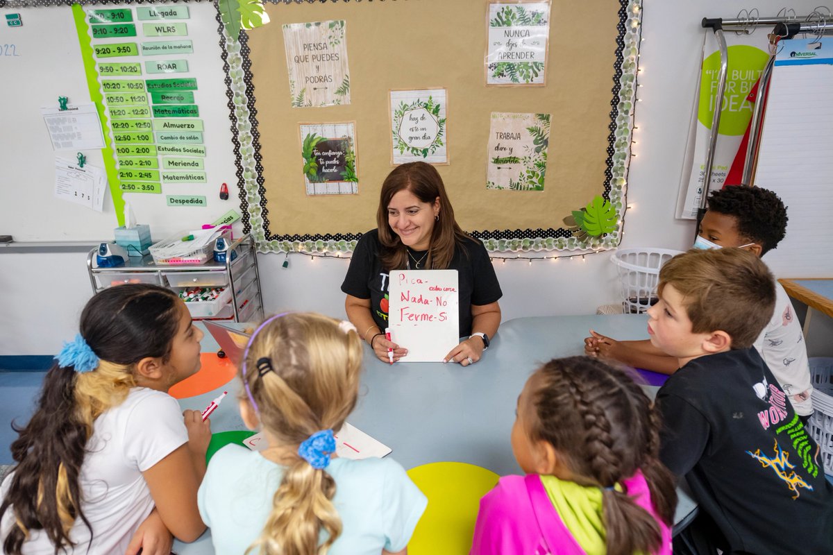 fcpsnews's tweet photo. Check out this extraordinary story of how a mother and daughter from Puerto Rico came to work as Spanish Immersion teachers in Fairfax County. #HispanicHeritageMonth https://t.co/Bzy1Ra0mJD