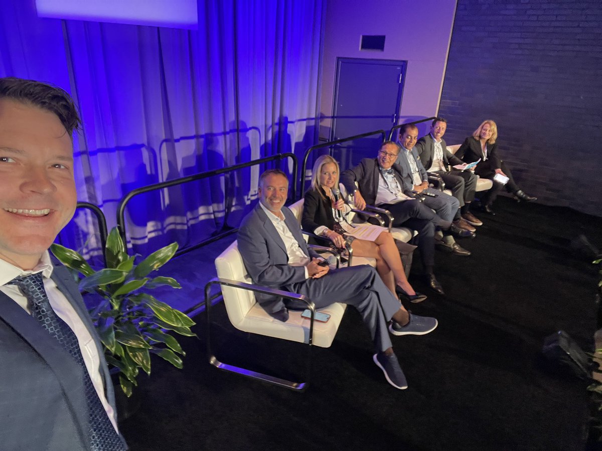 n8radcliffe's tweet photo. @Eyecelerator Panel: we have some important questions for you about your presentation. 

Me: Selfie time! https://t.co/ttdsXbmvsx