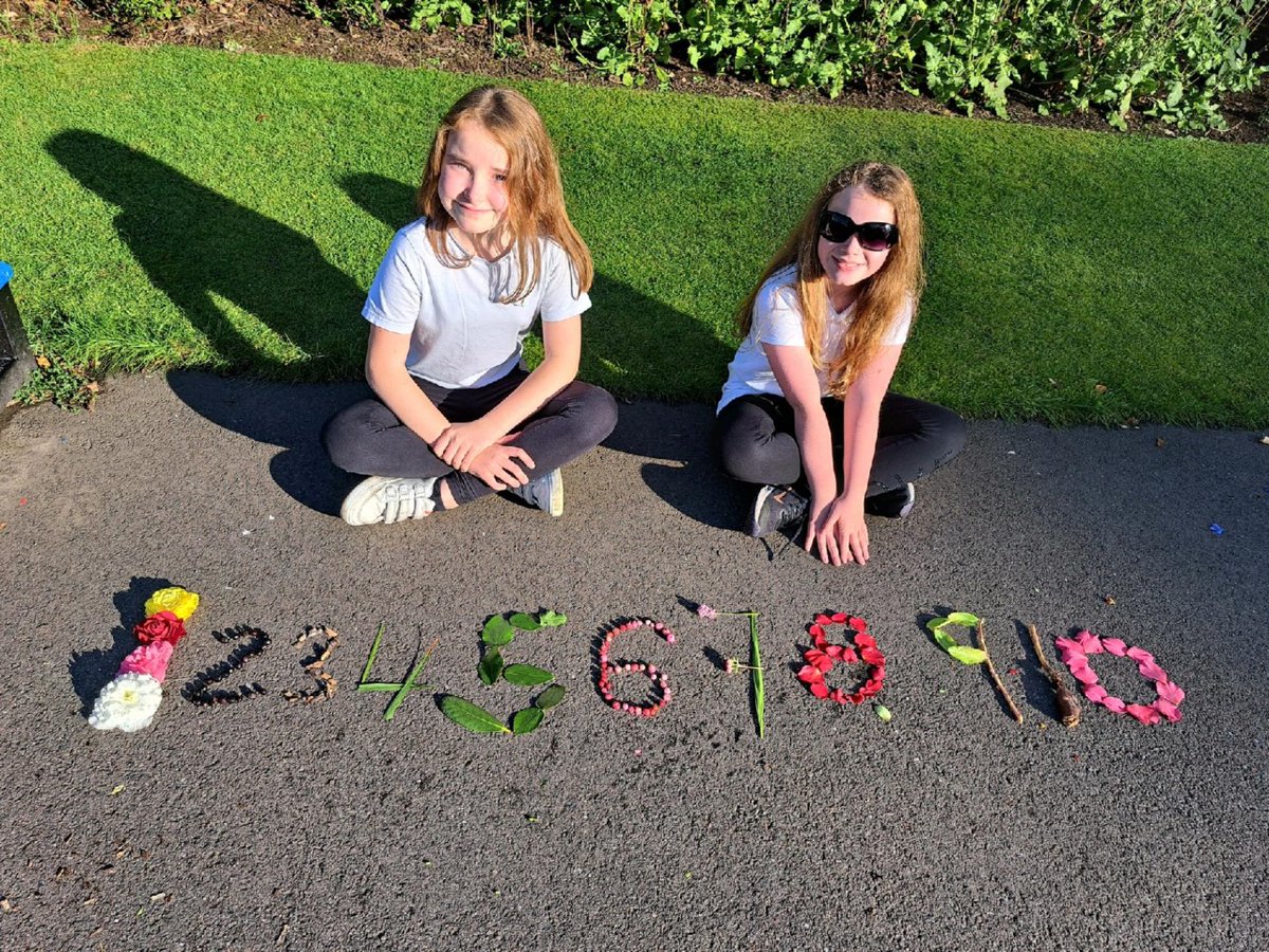 sarahkandi's tweet photo. Making maths fun, Outdoors maths ➗ 😍
@mathsweekscot 
@SchoolBroomhill https://t.co/WIgFMfg0t7