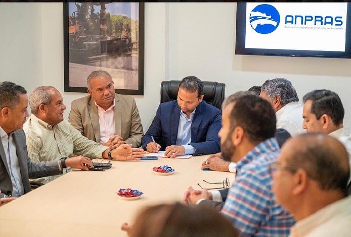 anprasrd's tweet photo. Los miembros de ANPRAS, en atención a su responsabilidad social, sostuvieron una reunión de seguimiento a los daños causados por el huracán Fiona, en procura de continuar buscando la forma de seguir colaborando con @RDMOPC en las zonas afectadas. https://t.co/r2FIyMeBkS