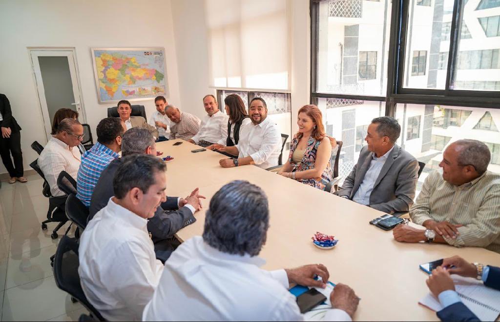 anprasrd's tweet photo. Los miembros de ANPRAS, en atención a su responsabilidad social, sostuvieron una reunión de seguimiento a los daños causados por el huracán Fiona, en procura de continuar buscando la forma de seguir colaborando con @RDMOPC en las zonas afectadas. https://t.co/r2FIyMeBkS