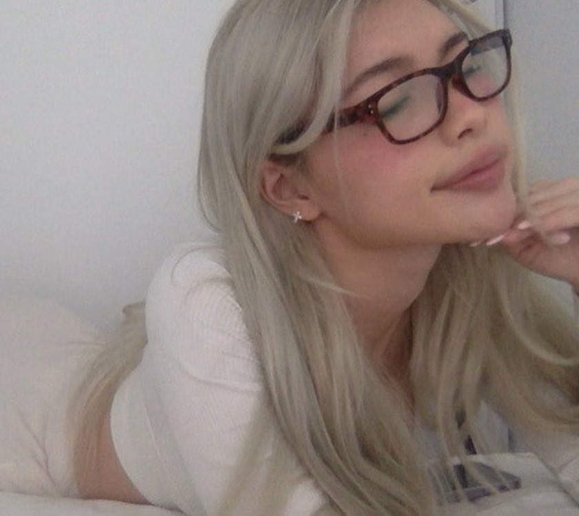 sterling lovegood .        
                                        
               [temp 📌]

sterlinglovegood.carrd.co