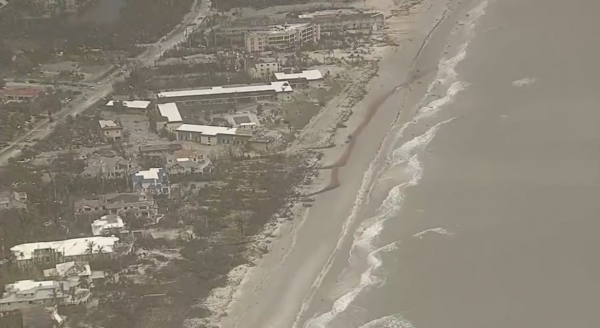 Sam_Moff_'s tweet photo. @RobynRyle @JRodzMIA @Telemundo51 The building with the white roofs and pool in the middle is West wind Island resort. Following along West golf drive. https://t.co/fV1VwJ4mGJ