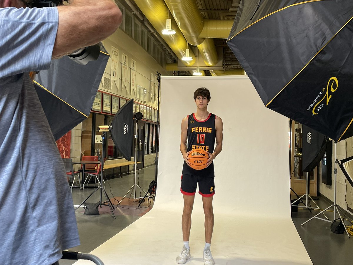 ferrisathletics's tweet photo. Almost hoops season! Men��s Basketball photo shoot underway! 🏀 https://t.co/IuN5fHWzPd