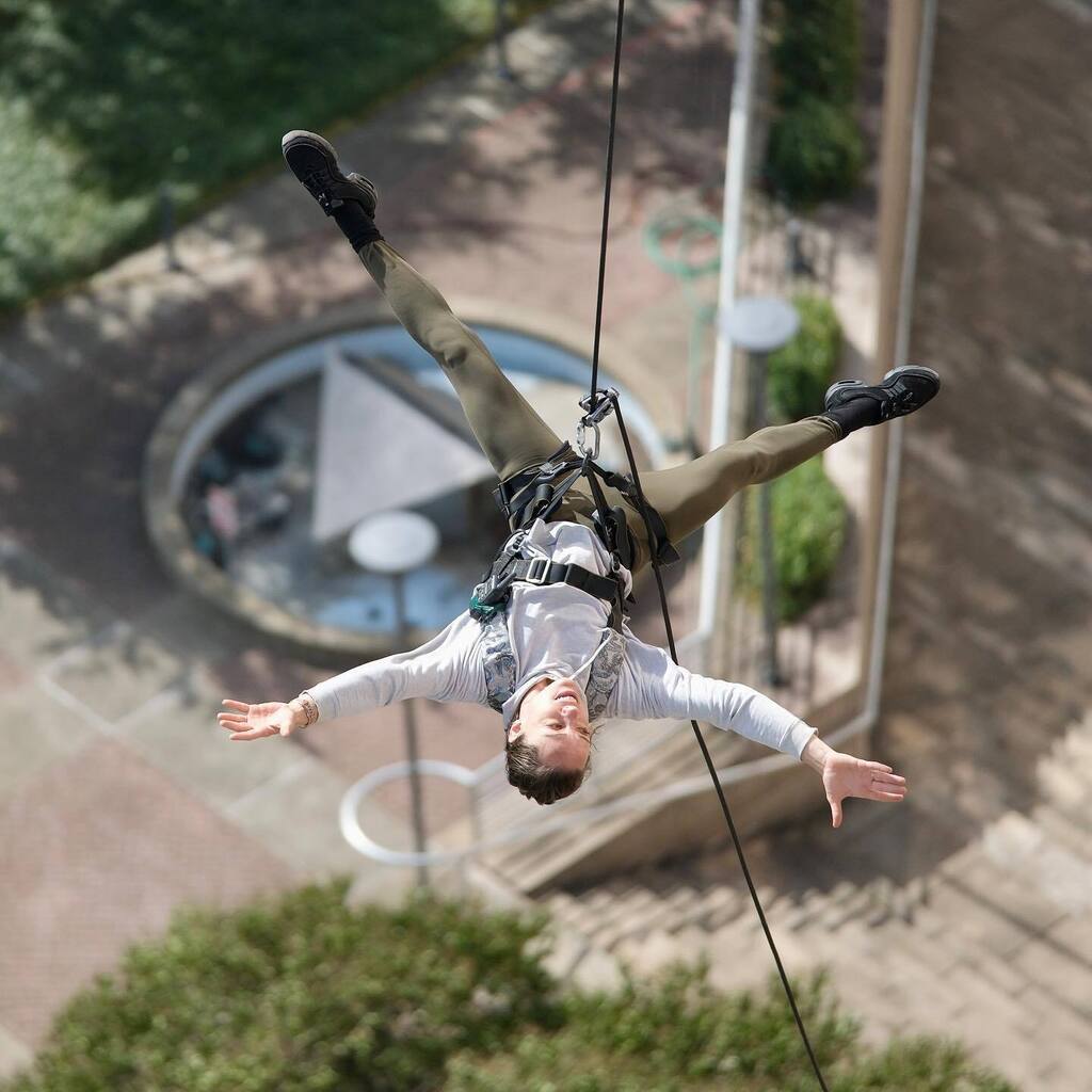 ejmcgehee's tweet photo. @bluelapislight dancer rehearsing in Charlotte this windy morning. Still hoping the weather will allow us to perform this weekend.

📷 @earlmcgehee @blumenthalarts @cltartsfest  #ciaf #bluelapislight #aerialdance  #verticaldance #sitespecificdance #si… https://t.co/wXkQRB9CpI https://t.co/ODXngvtFFq