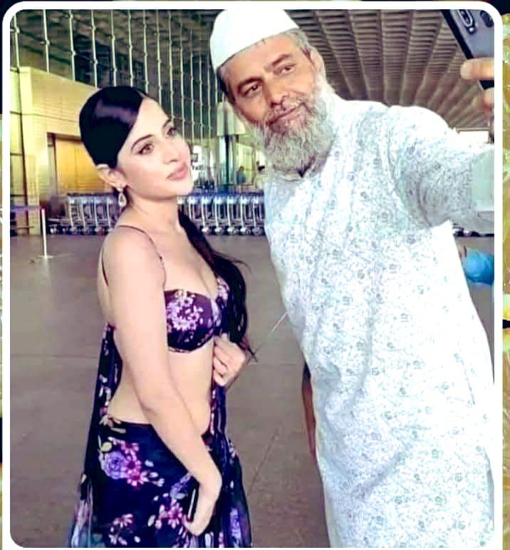 Mahna5G's tweet photo. .@Urfijaved7 this could be same #Mulah which might be demanding for #hijab in a school in 🇮🇳🤣
@TarekFatah @arifaajakia @SubuhiKhan01 @changu311 @rana1_n @ramnikmann https://t.co/eppEQZHzkO