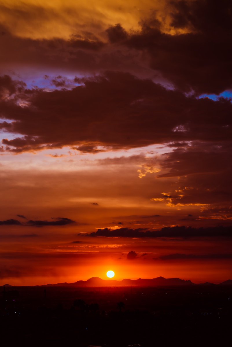alfrekjv's tweet photo. A solo 10 años de la caída de la gran Tenochtitlán, se fundó la ciudad de Culiacán de Rosales. La ciudad que lo tiene todo. Una ciudad bendecida por los dioses del atardecer.

#491AniversarioCuliacan https://t.co/KrVto1DfjX