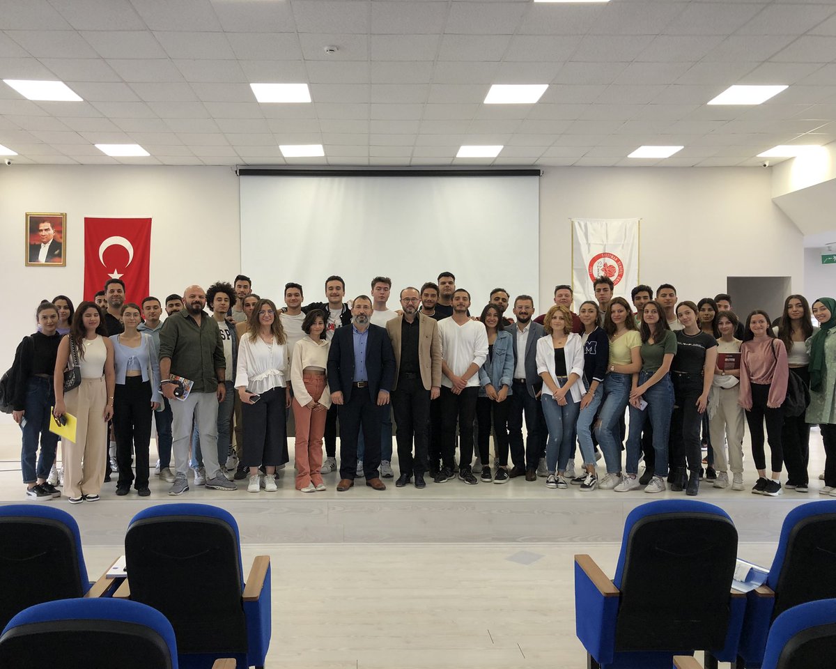 RveydaKo2's tweet photo. Sayın rektör yardımcımız @nhtyyldz attığımız tweetlere karşı bizleri dinlemeye geldiği için teşekkür ediyoruz. Sorunlarımızı dinleyip bu sorunlara çözüm bulacağına söz verdi. Bu sözleri yerine getireceğine inanıyoruz. @sdusksdb @AkademixTv @ilkercarikci https://t.co/z3ctjyxra4