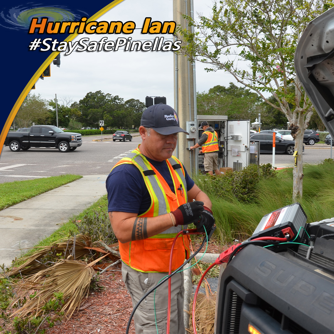 Thank you to all the Public Works employees who were part of the first push to clear Pinellas County’s roadways following Hurricane Ian! As our signal technicians work to restore normal traffic light functions, 1/2