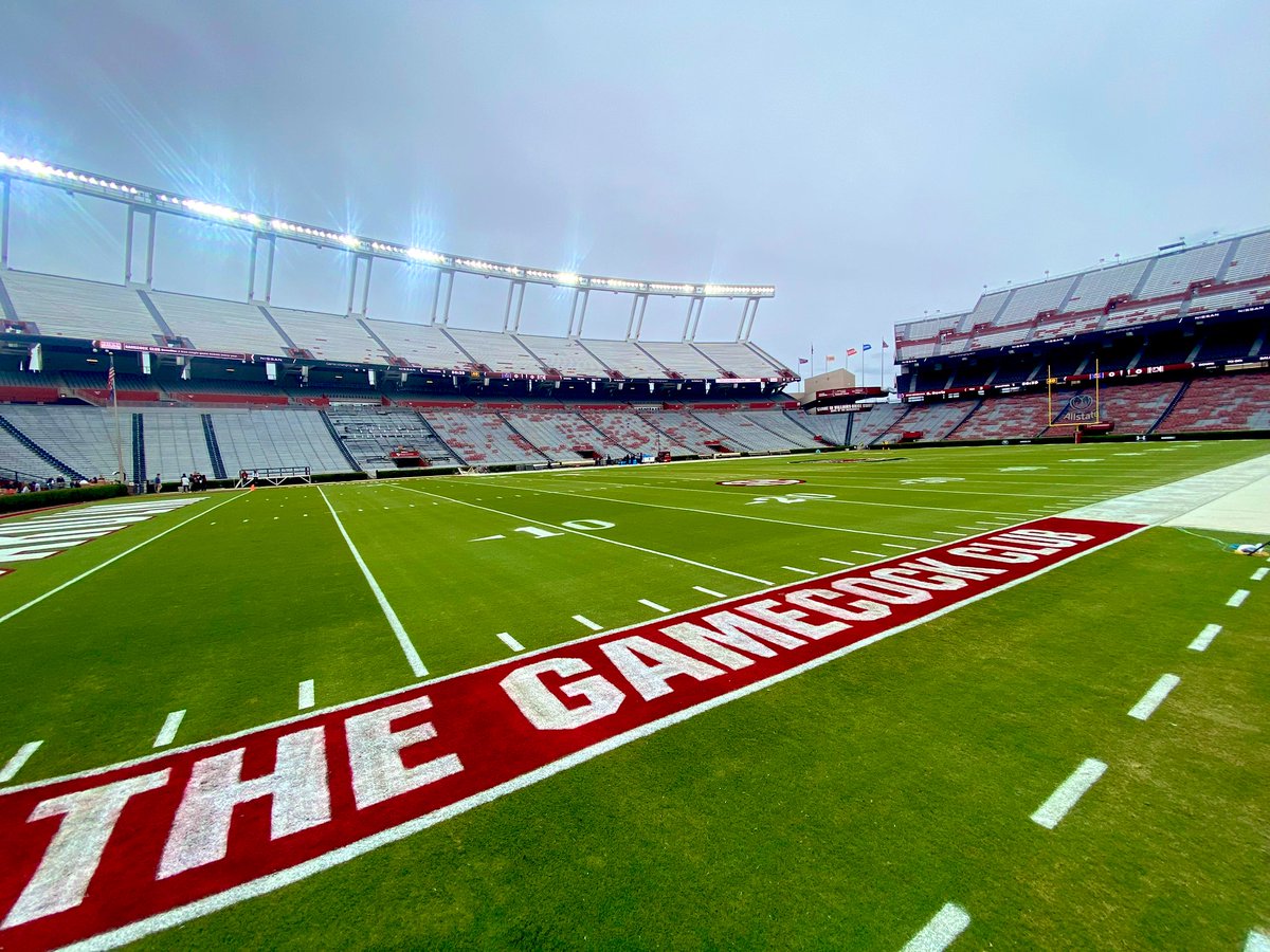 TheGamecockClub's tweet photo. Not only is it Thursday in South Carolina, but it’s Gamecock Club Appreciation Day! 

We are so thankful for our members and their support of Gamecock student-athletes 🤙 🐔 

#Gamecocks | #ForeverToThee https://t.co/hIMB9037Ik