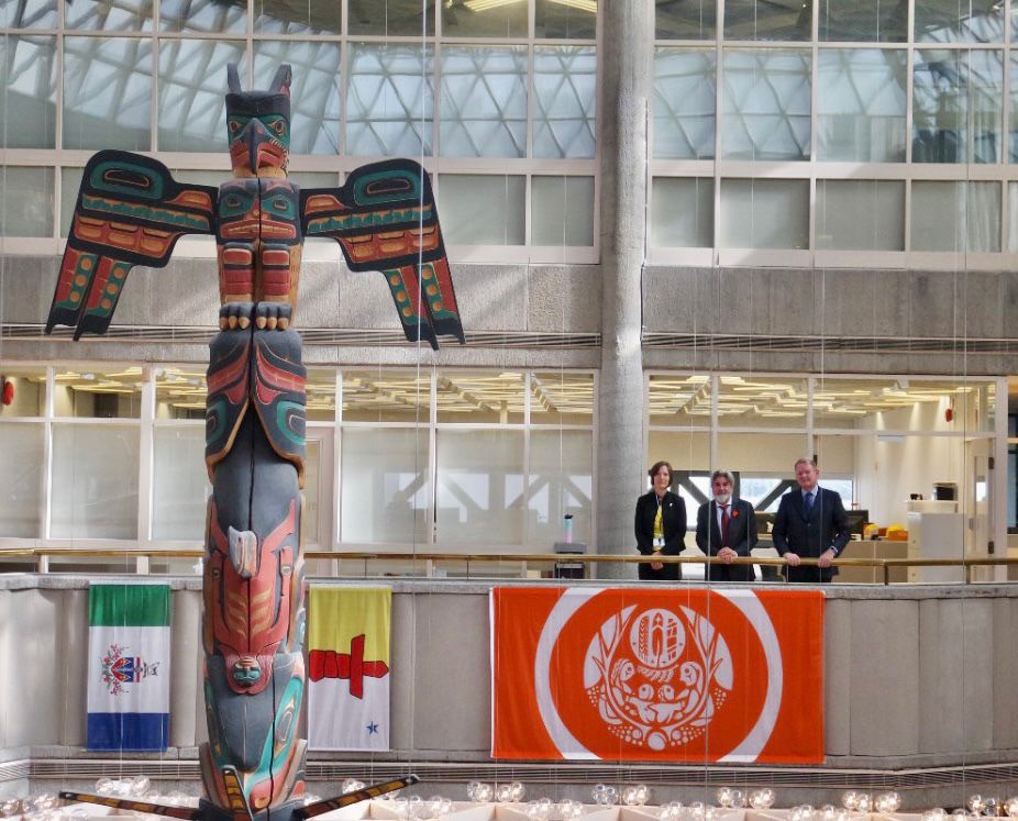 EmbCanMexico's tweet photo. Mañana, 30 de septiembre, Canadá reconocerá el Día de la Camiseta Naranja y el Día Nacional de la Verdad y la Reconciliación, un día para honrar a los niños que nunca volvieron a casa y a los sobrevivientes de los internados, así como a sus familias y comunidades. https://t.co/lLmBQTQ5LO