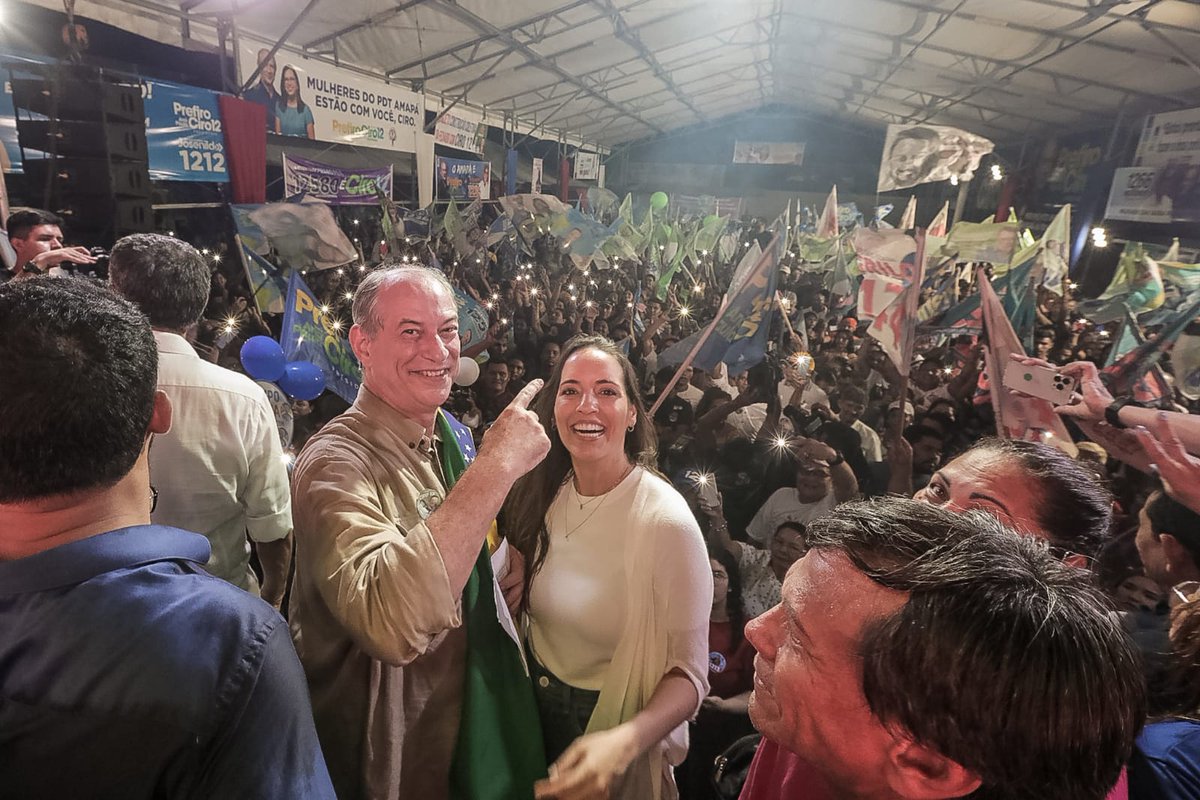 cirogomes's tweet photo. Terminando o mês tomado pelo sentimento de dever cumprido e o coração transbordando de fé, amor e esperança. Hoje tem o último debate do primeiro turno, não deixe de acompanhar! E dia 2 é 1️⃣2️⃣ nas urnas pelo futuro do nosso Brasil! 🇧🇷 https://t.co/r69KlPk3Zk