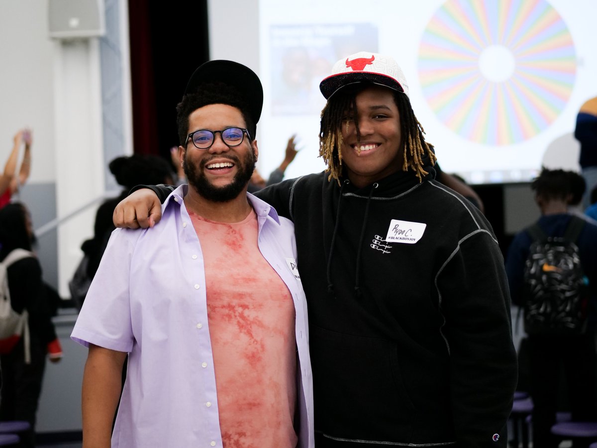 BeNobleSchools's tweet photo. We also had TWO special guests join us! A special THANK YOU to @chicagobulls player @AndreDrummond and @TheBlackBreadC0 CoFounder, Charles Alexander for celebrating with us and speaking LIFE into our students! We appreciate the support for our scholars. https://t.co/UwCdJkE1lN
