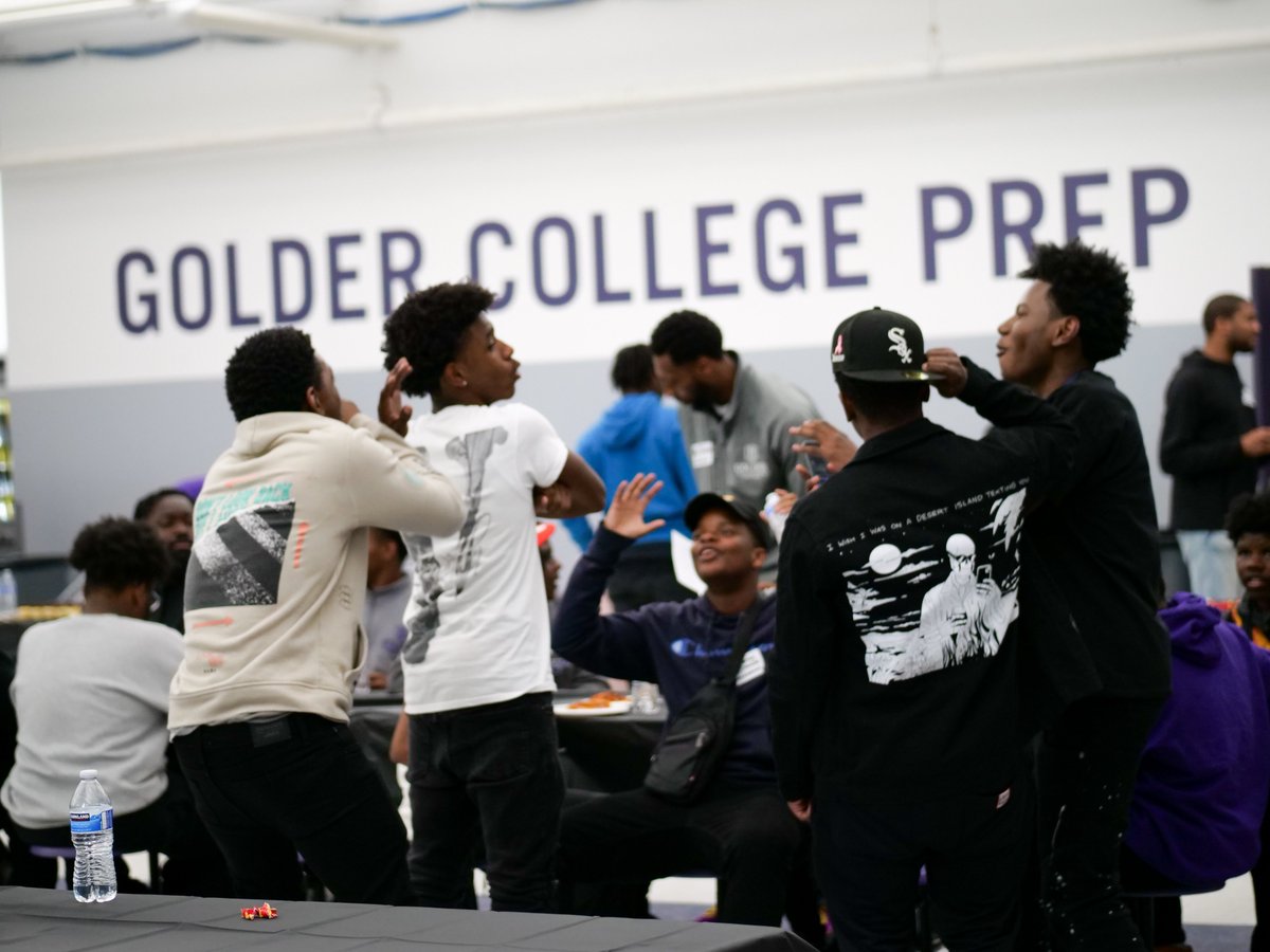 BeNobleSchools's tweet photo. We also had TWO special guests join us! A special THANK YOU to @chicagobulls player @AndreDrummond and @TheBlackBreadC0 CoFounder, Charles Alexander for celebrating with us and speaking LIFE into our students! We appreciate the support for our scholars. https://t.co/UwCdJkE1lN