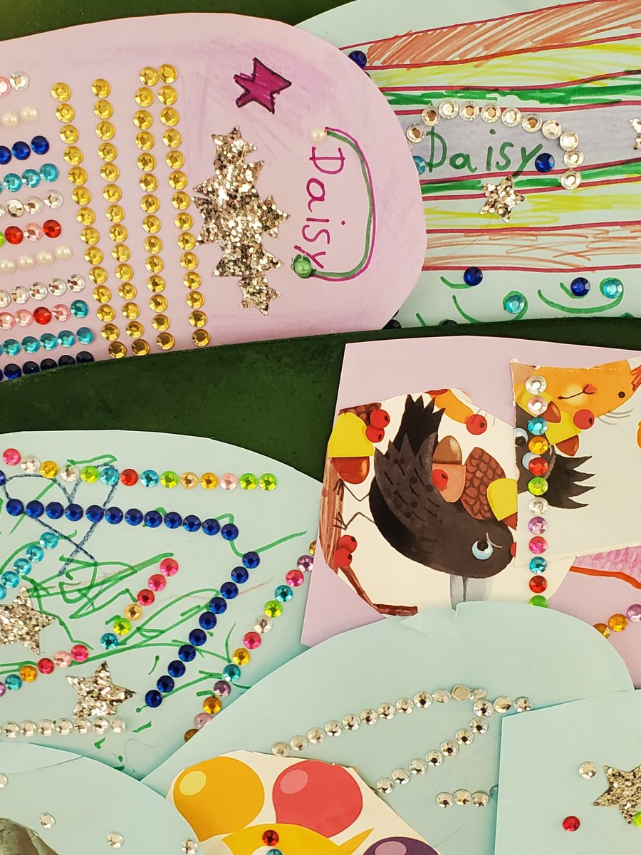 BookBankCanada's tweet photo. The @festofauthors ends this wknd, so head on down to @HarbourfrontTO to enjoy all the bookish fun. Be sure to stop by our #Storydrop tent - to pose for a #StorybookSelfie, create one-of-a-kind scales for our dragon Daisy &amp; enjoy a book in our #booknook. #books4kids #TIFAkids https://t.co/kyVYwfxh26