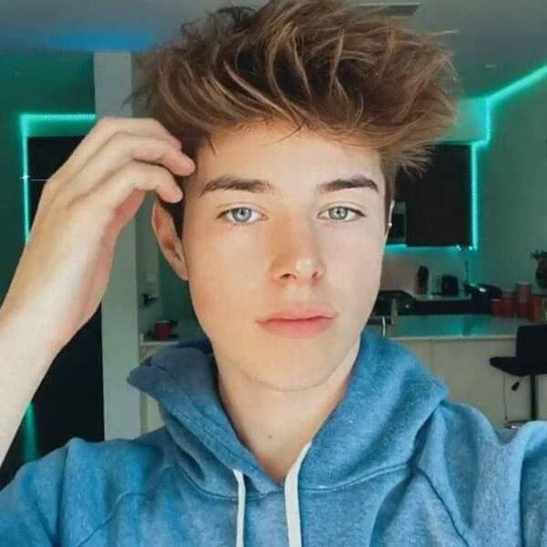 Adam09Singer's tweet photo. #NewProfilePic https://t.co/dAeYX8Uqje