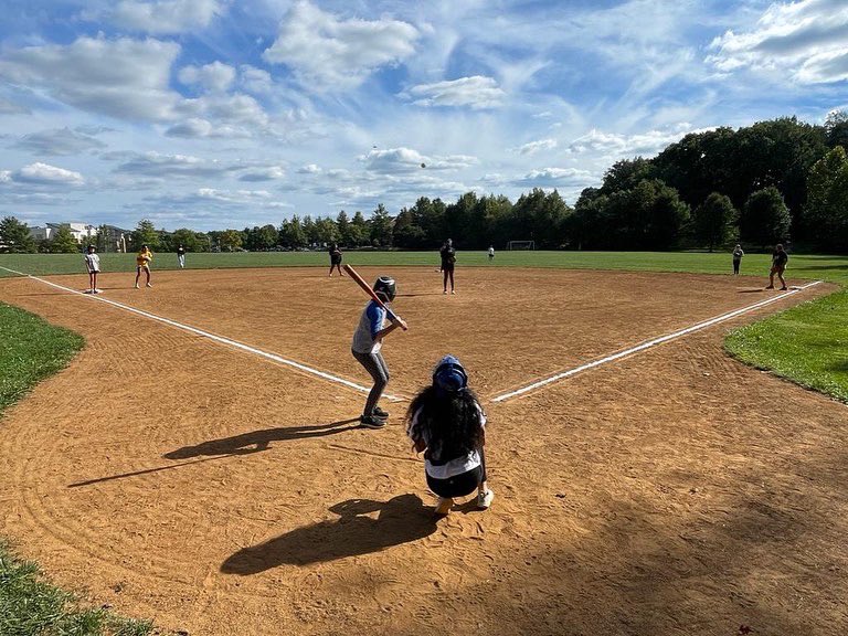 sulli_33's tweet photo. Coaching life….I love my point of view 👀
•
•
•
#coachinglife #lovemyview #ballinouttacontrol #baseball #softball #coach #youthsports #motivate #hardwork #determination #persistence https://t.co/6eIFMjaGfM