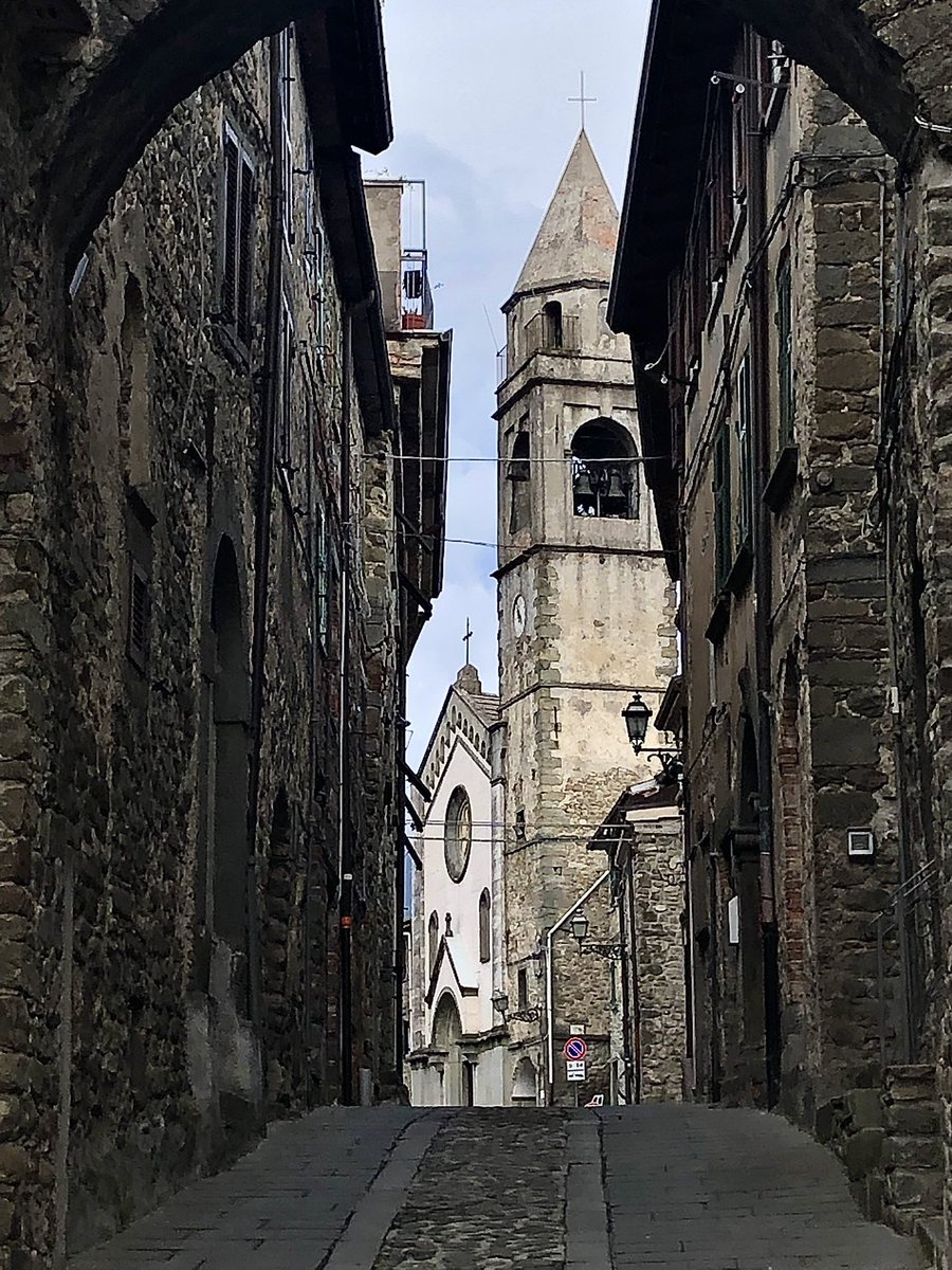 garattoni_luca's tweet photo. #virgoletta, #village in the municipality of Villafranca in #Lunigiana (MS) #photography #tuscany #toscana #street #church #religion #religiousart #medieval #architecture #italy #centralitaly #hdr #europe https://t.co/UnixoQoVov