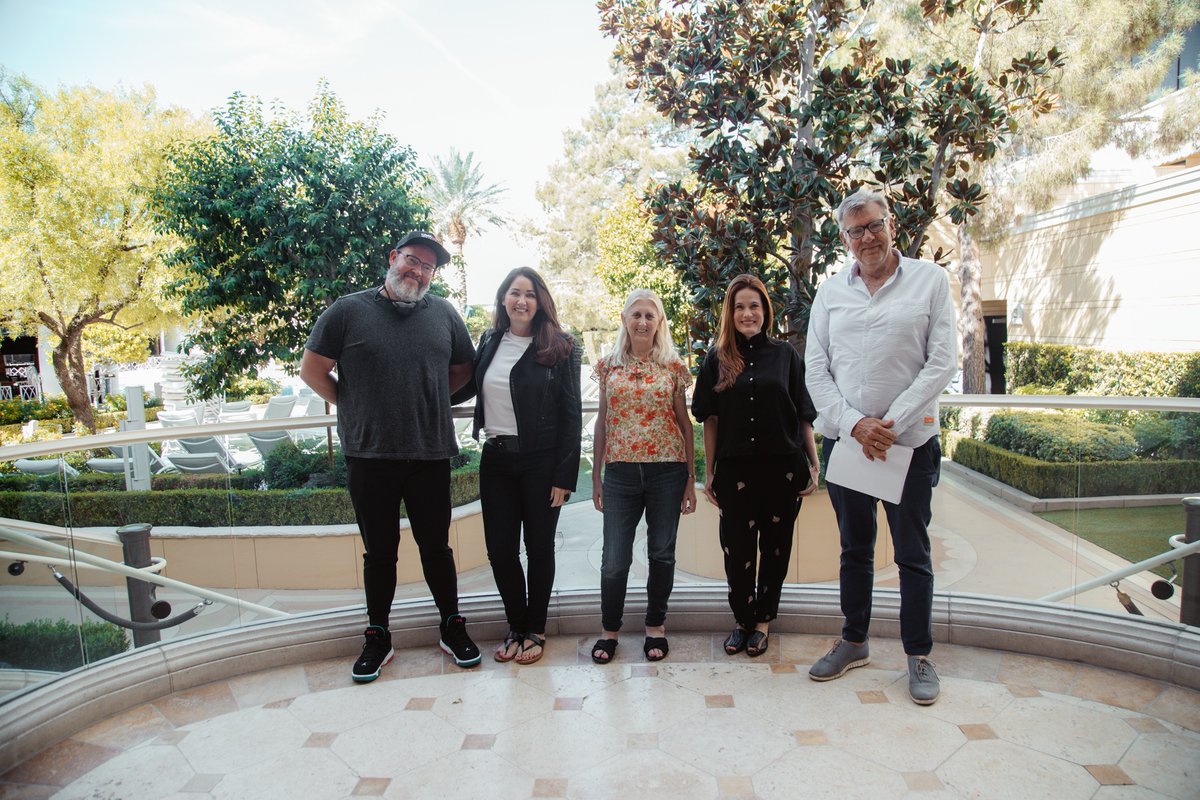 LIAawards's tweet photo. Kicking off the 2022 LIA Judging! LIA President Barbara Levy and LIA Chairperson Terry Savage with Jury Presidents @laaflorence @HavasHealthYou @cocobreak and Tim Hawkey.
#LIA #LIAawards #CreatedForCreatives #LIAjudging #Creativity https://t.co/iLe0lWZs4l
