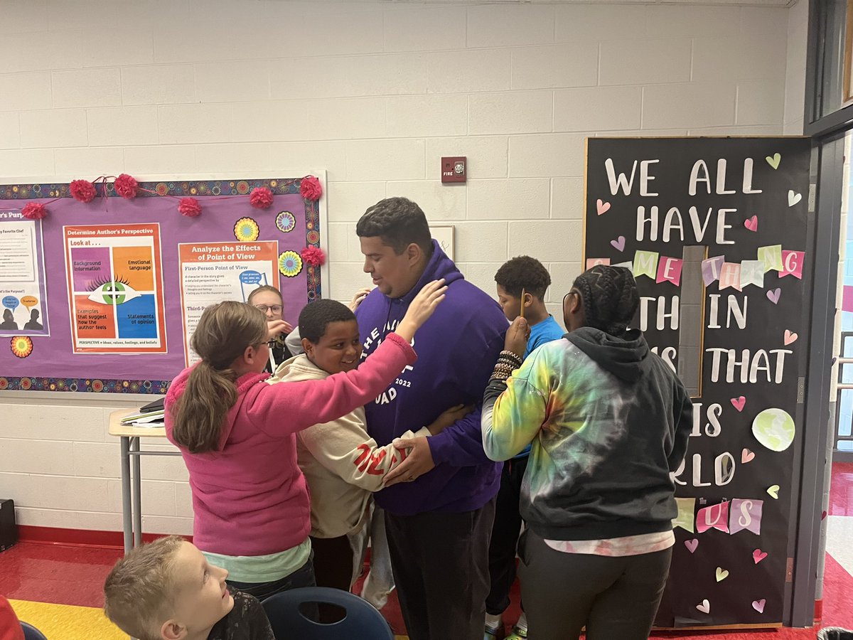 Styles_MarlonJr's tweet photo. @TheAdmiralSquad serving as difference makers today @Highview6th. We visited every single classroom today to lift up the school and inspire positivity. We made some impactful connections with the students. #MiddieRising #myohioclassroom #JoyInEducation https://t.co/c5tnxZ2awm