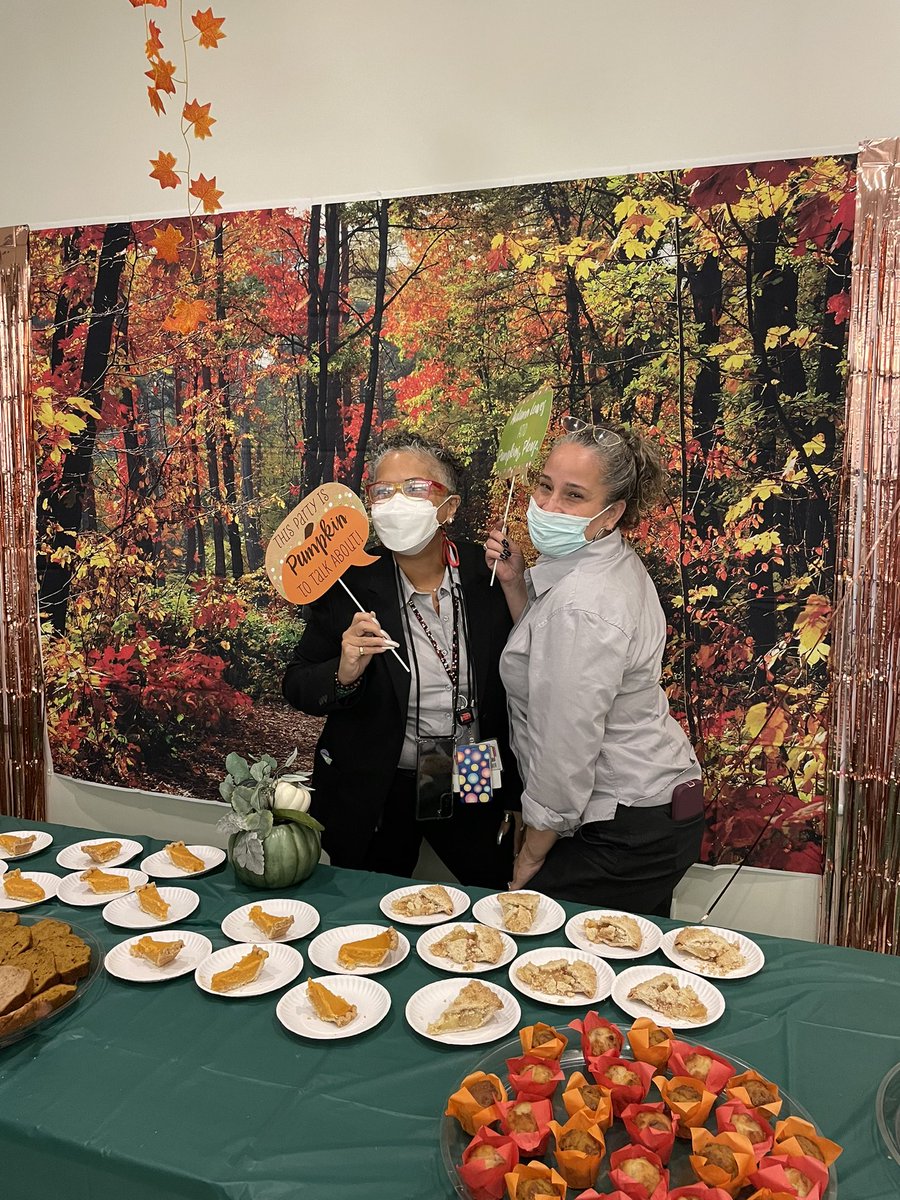 Welcoming Fall at Washington Heights Clinic #beststaffever #staffengagement #staffexperience #celebratingeachother <a href="/Annery_NYP/">Annery Polanco, MPH</a> <a href="/170Jes/">Jessie_NYP</a>