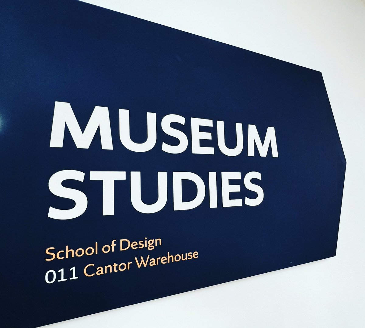 SMuseumstudies's tweet photo. The masters degree in Museum Studies @su_vpa @su_schoolofdesign @syracuseu offers a curriculum of hands-on trainings, research, scholarship, and design that prepares you for a wide range of positions in all aspects of museum and cultural heritage

#MuseumStudies #sumuseumstudies https://t.co/9BXCi9MoTH