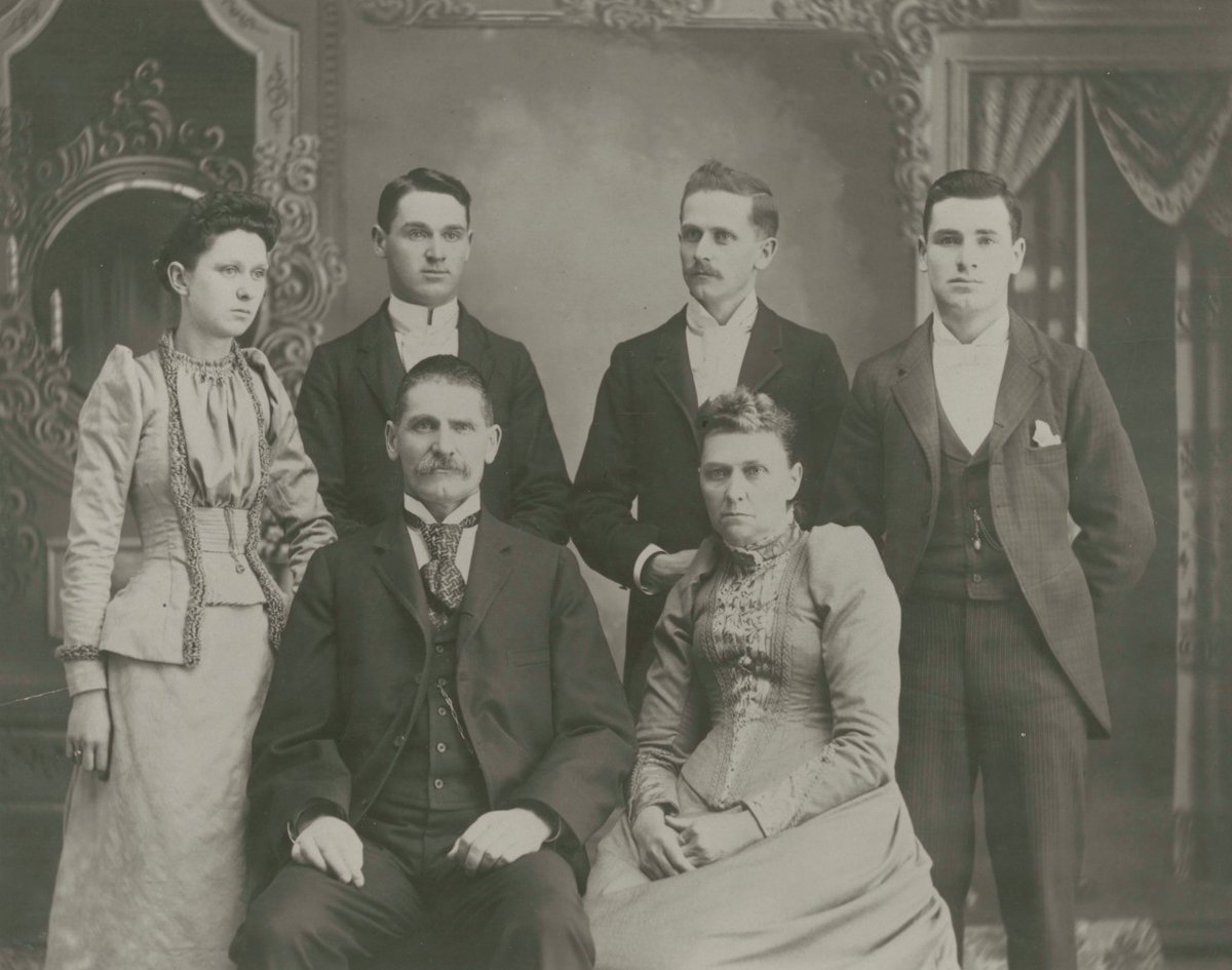 Auburn Cord Duesenberg Automobile Museum tweet media