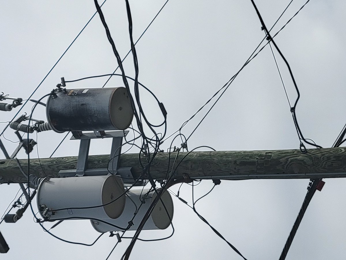 KateBeezy's tweet photo. Think I figured out why our apartment complex is out of power 🤣🤣 now to wait on @TECOEnergy https://t.co/8YbE1EqFsy