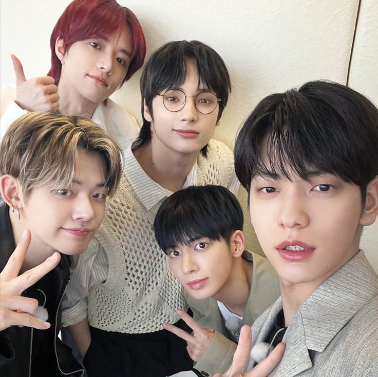 f4irywj's tweet photo. CLOSED!!!! thank you all for the 2 years of happiness but I really can't with this acc anymore
I might or might not comeback but I will always be on my priv wich is @peachjellygyu if you want to keep being being my moot
it was it thank you seriously 💗💗
sending kissed and hugs! https://t.co/QdYiwG3lJB