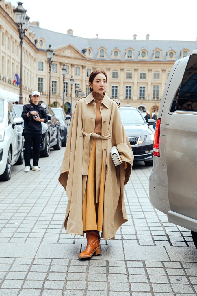 krungy21's tweet image. #Dara #PFW #Chloe