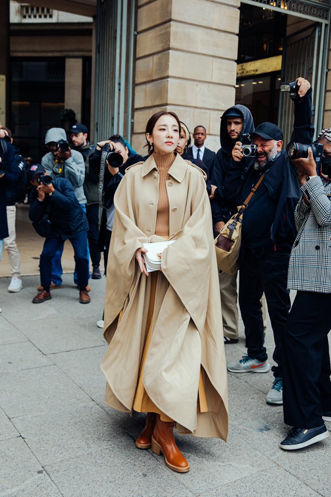 krungy21's tweet image. #Dara #PFW #Chloe