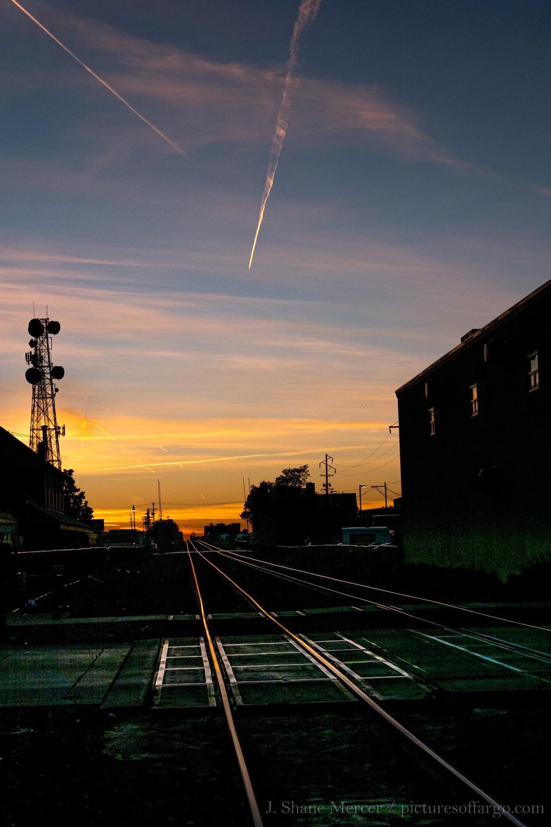 FargoPics's tweet photo. #Sunset in downtown #Fargo.
#panasonic #lumix #panasoniclumix https://t.co/ApDODLSt3R