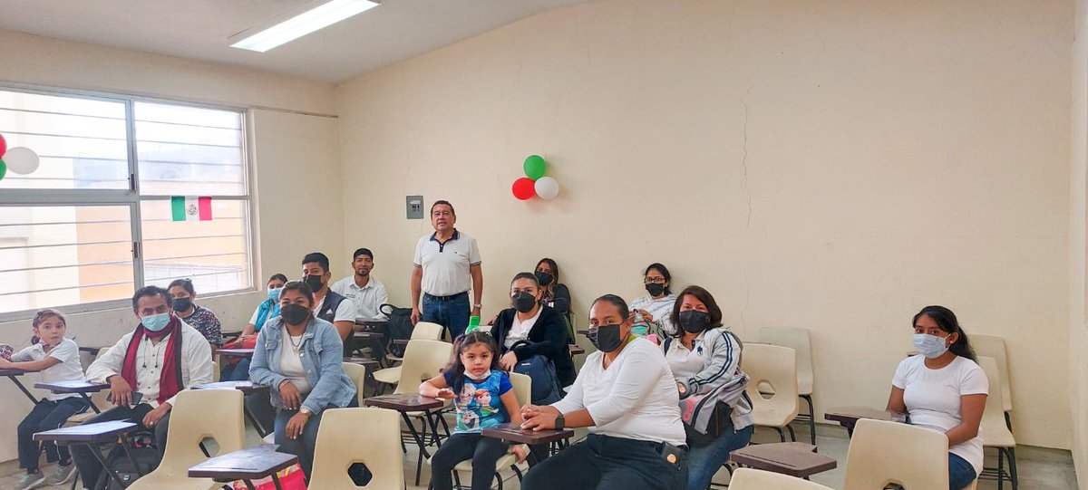 rodolfo_rasgado's tweet photo. Me da muchísimo gusto compartir momentos con mis compañeras y compañeros docentes como también alumnos, agradezco su amable recibimiento a la Escuela Primaria del Estado Ángel Pola Moreno, delegación D - I - 92 ubicada en #Siltepec, #Chiapas.

¡Orgullo docente lealtad prsnte! https://t.co/uZzvLKnVtl