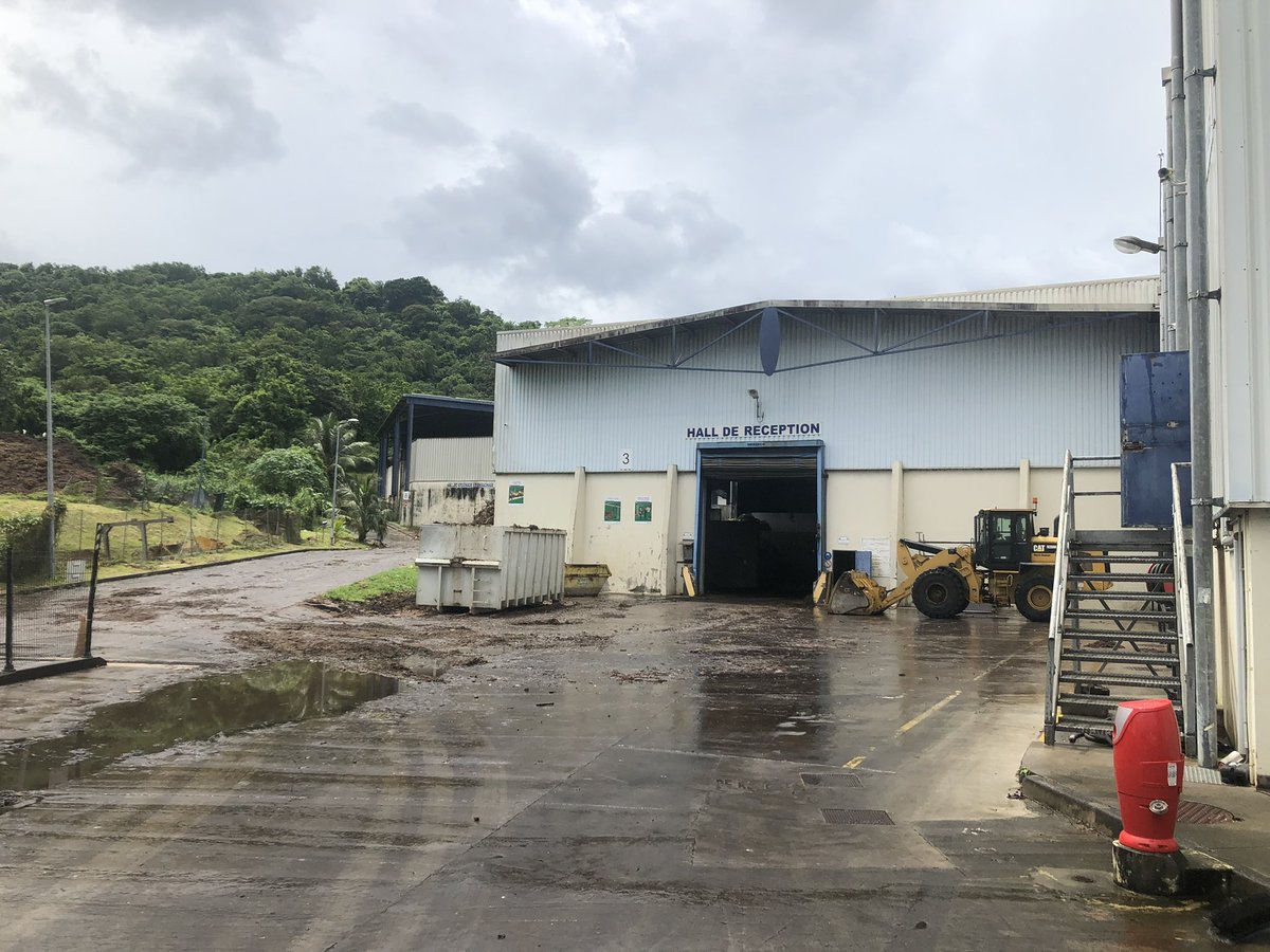 Visite des sites du #SMTVD avec une délégation menée par la sénatrice <a href="/MartadeCidrac/">Marta de Cidrac</a> et l’ambassadrice de l’économie circulaire <a href="/BoyerNathalie3/">Boyer Nathalie</a> afin de prendre en compte les difficultés inhérentes à la #Martinique
