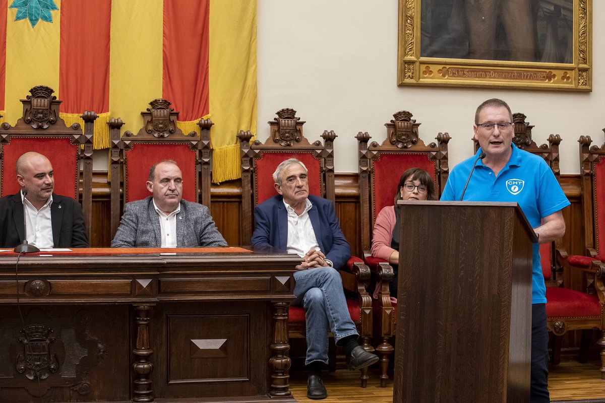 mlluisvall's tweet photo. 🤾🏻♀️🤾🏻♂️Aquest vespre s’ha fet la recepció institucional al Club Handbol Terrassa - @HTerrassa per la seva exitosa temporada esportiva 2021-2022.
#OrgullVermell #orgullterrassenc https://t.co/hThFsPOlgb