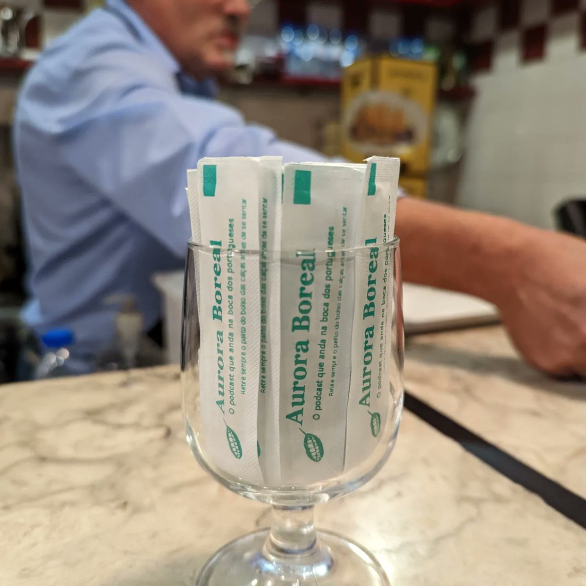 pedrofigcerto's tweet photo. Como preciso de espaço em casa já comecei a deixar palitos em todos os restaurantes, ubers e mesas de ping pong por onde vou passando. https://t.co/H5Bn15AmQV