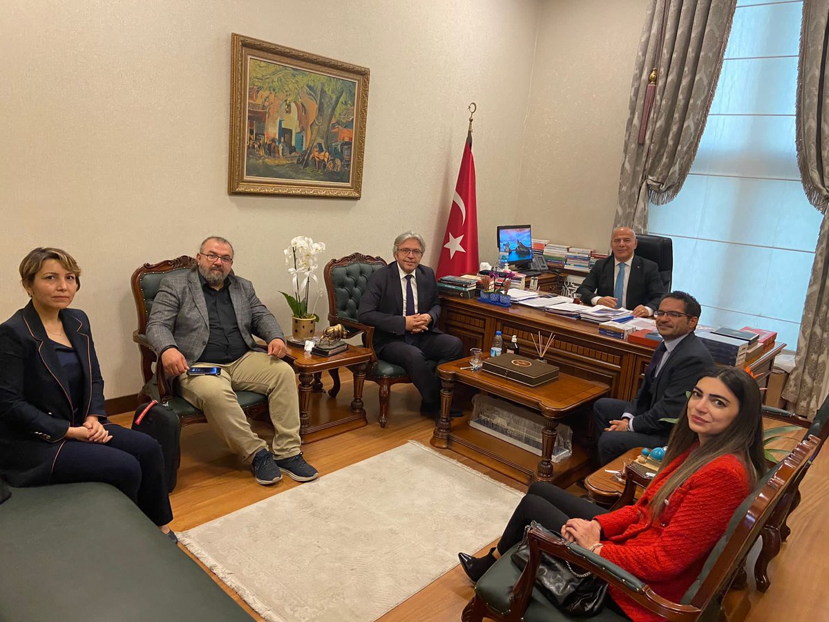 EYUDER Yönetim Kurulu olarak Ankara Vali Yardımcısı Dr. Ayhan ÖZKAN beye taziye ziyaretinde bulunduk. Merhum amcamız ile EYUDER etkinliğinde tanışma fırsatımız olmuştu. Toprağı bol huzurlu olsun… @dr_ayhanozkan @eyuder