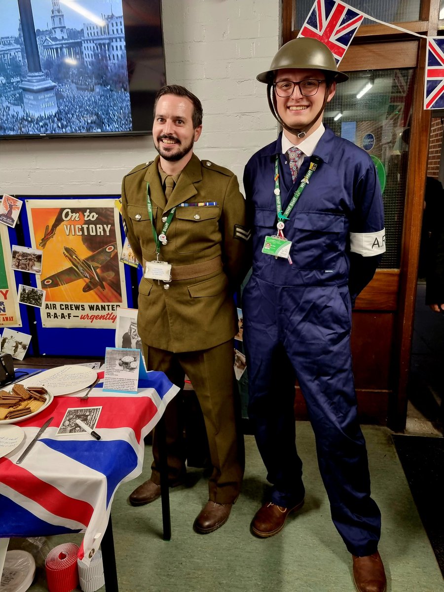 SchoolRidgeway's tweet photo. What a brilliant evening! It was incredible to see so many families visit us tonight. Thank you to our students and staff for all that you do in making our school the place it is! https://t.co/NfIsvX6Uq4