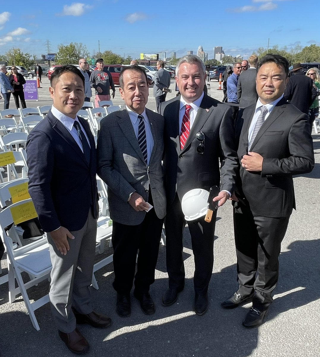 KYAgCommish35's tweet photo. In 2017, I attended the groundbreaking of the Graeser Family Education Center and Gardens in Louisville. Today, we gathered together once again at that site for a groundbreaking of the Waterfront Botanical Garden’s $22 million Japanese Garden addition. https://t.co/B2dYqoAM4x