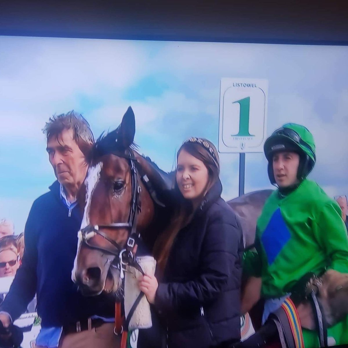 heather__downey's tweet photo. Great week last week for us @PatDowneyRacing ๐๐ฅ
๐ฅPenny Jar - Winner of a 2m4f handicap hurdle @ListowelRaces
๐
Little Big Rocky - 4th in the โฌ100k 2m Handicap Hurdle @ListowelRaces.
๐ฅCompany Keeping - 2nd beaten a neck over 6f @Fairyhouse
#PatDowneyRacing #FlyingForm https://t.co/xo9W5N3hd4